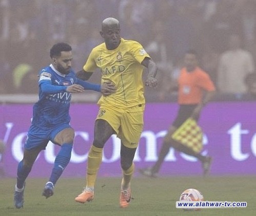 الهلال يهزم النصر بثلاثية ويبتعد بصدارة الدوري السعودي