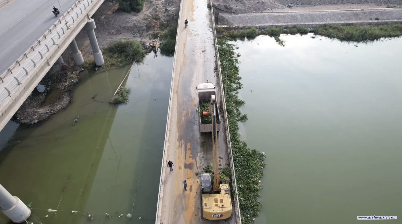 ذي قار تسابق الزمن لإنقاذ المياه من زهرة النيل. المسؤولون يتحدثون عن ضرورة ملحة في ظل الجفاف