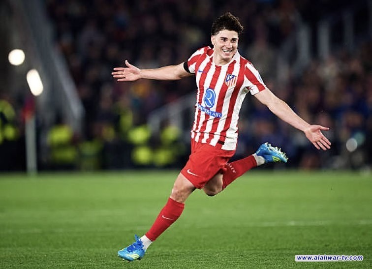 أتلتيكو مدريد يتمسك بألفاريز ويغلق الباب أمام انتقاله إلى برشلونة