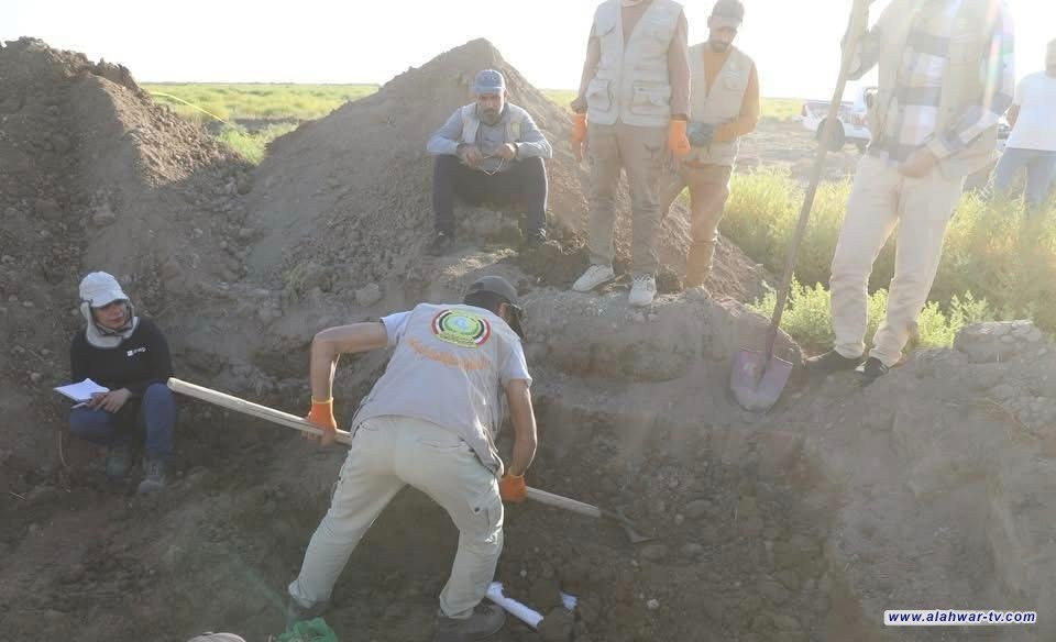 بالصور: فتح مقبرة جماعية جديدة في ذي قار والعثور على رفات ضحايا جرائم النظام البائد
