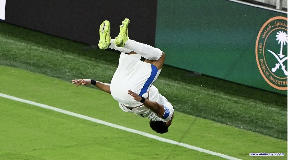 الدوسري وليوناردو يقودان الهلال لدور الـ16 بمونديال الأندية