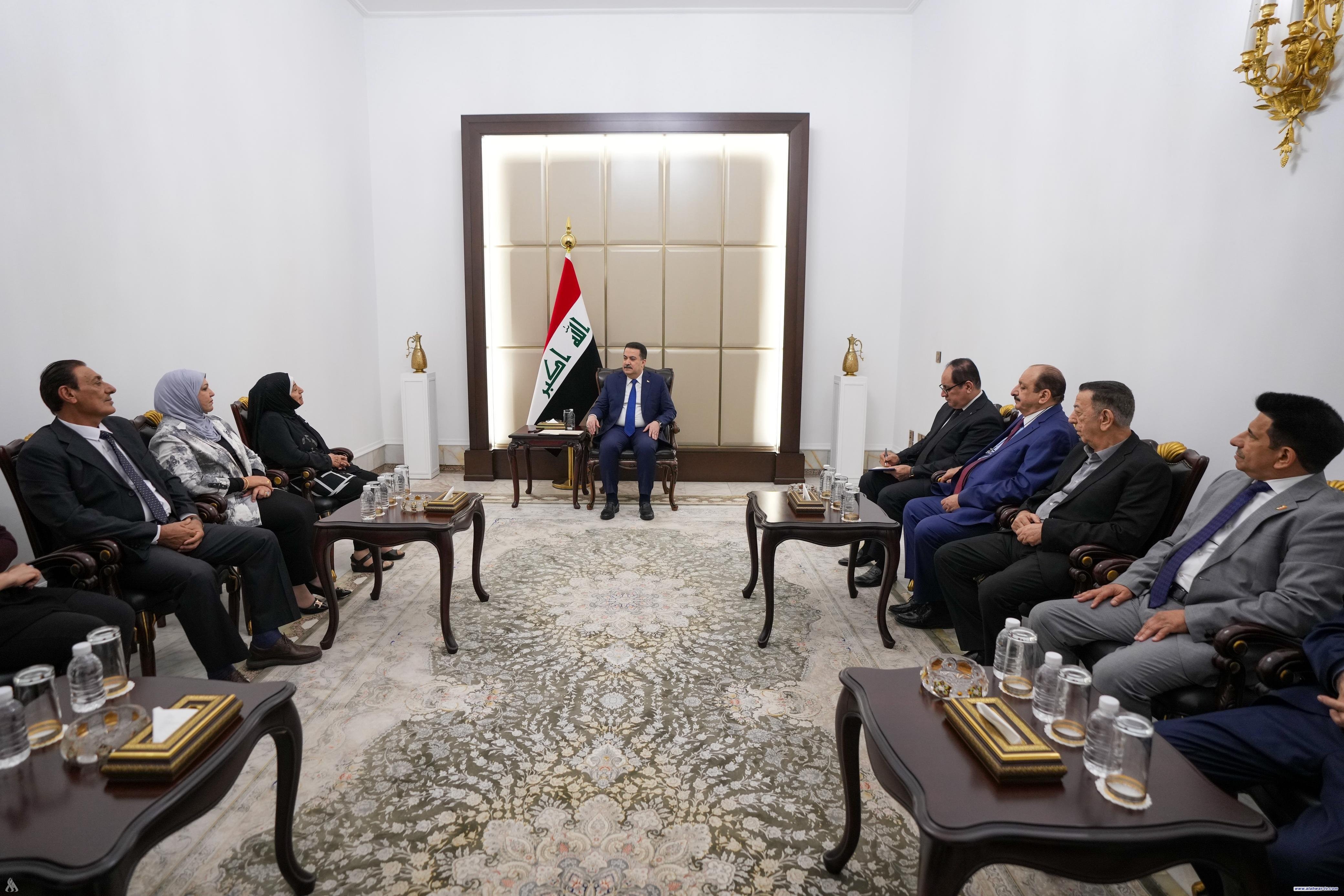 رئيس الوزراء يؤكد أهمية دعم الإعلام الوطني بكل مساراته