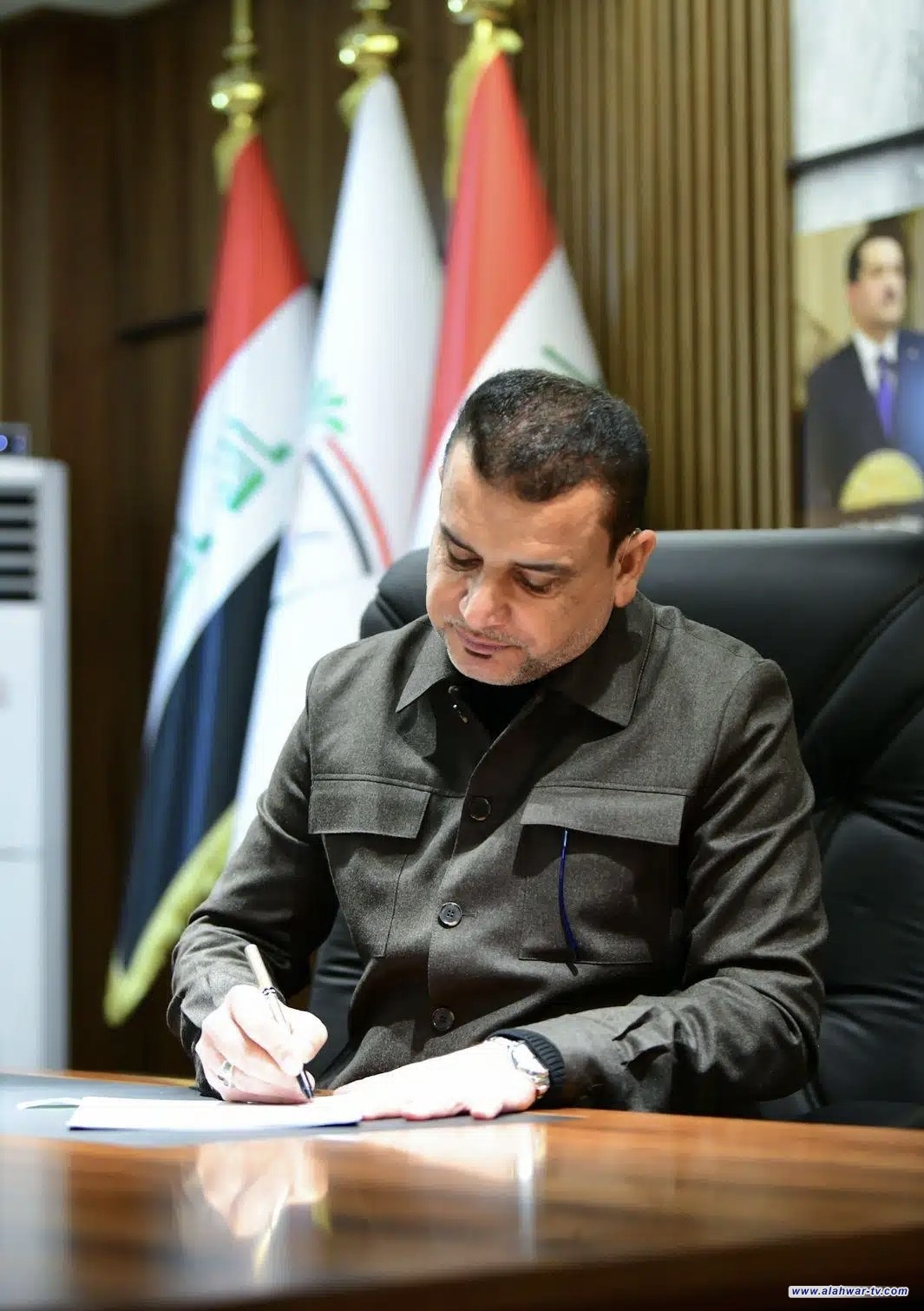 محافظ ذي قار يعلن أسماء الفائزين بعقود المفاضلة في الدواية