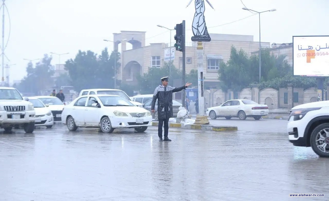 حملات تنظيم وإرشاد مروري في ذي قار خلال موجة الضباب والامطار