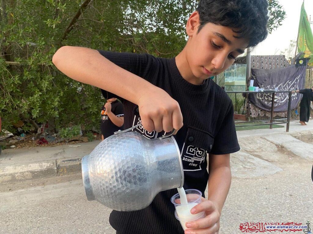 بالصور: أطفال ذي قار يحيون الشعائر الحسينية بمواكب خدمية وعزائية رغم صغر سنهم