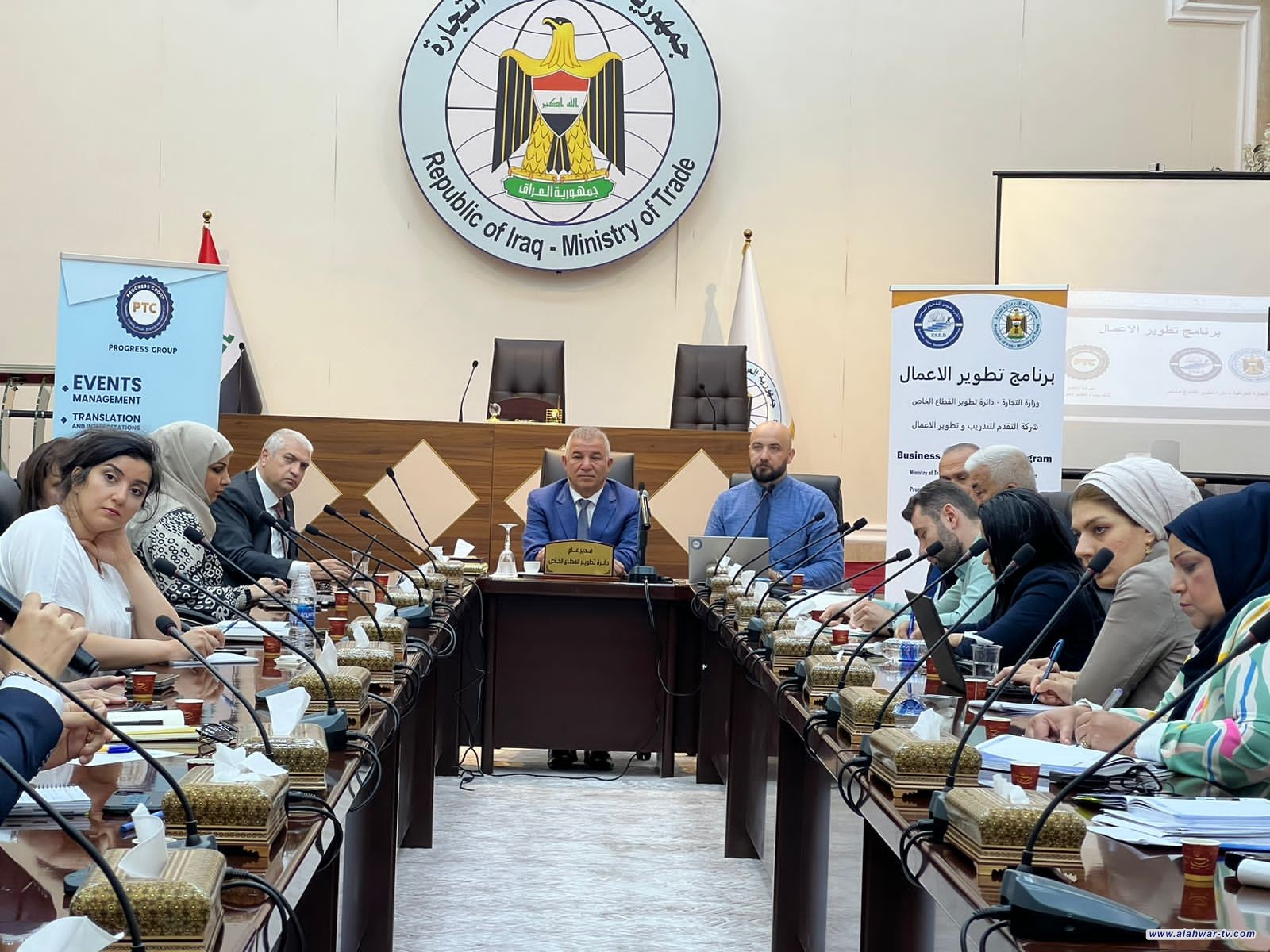 دائرة تطوير القطاع الخاص تبحث استراتيجية جديدة لدعم الشباب العاطلين عن العمل