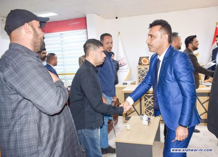رئيس مجلس محافظة ذي قار المهندس عبدالباقي العمري يستقبل وفداً من جرحى الحـ.شد الشـ.ـعبي