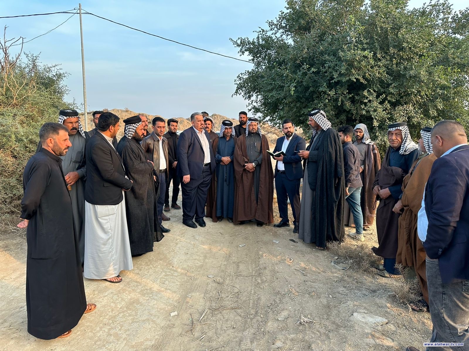 مستشار رئيس الوزراء ناصر تركي العوادي يجري جولة ميدانية في قضاء سيد دخيل التابع لمحافظة ذي قار للإطلاع على الواقع الخدمي .