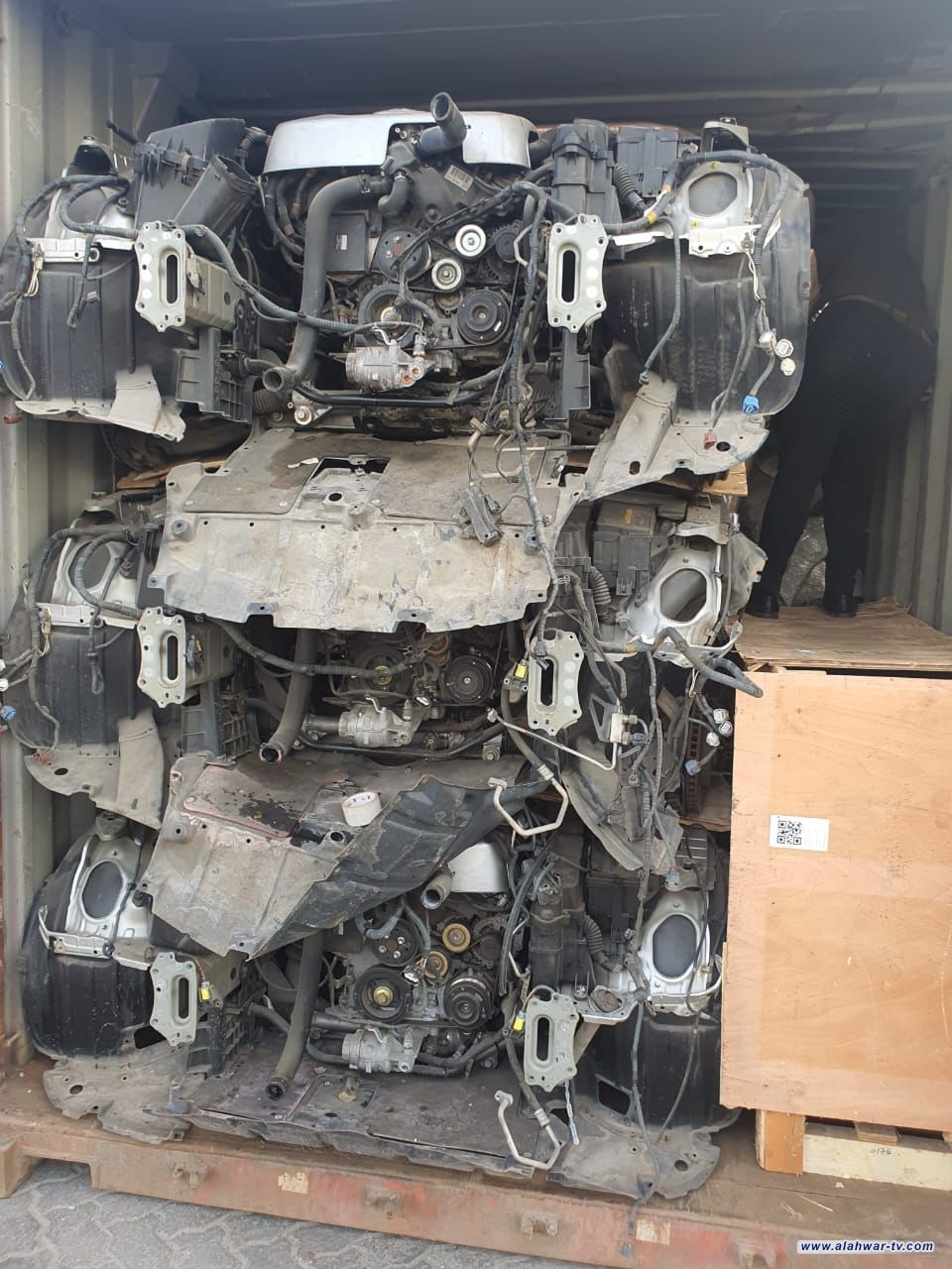 ضبط حاويتين مخالفتين لشروط وضوابط الاستيراد في منفذ ميناء أم قصر الأوسط