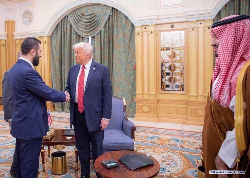 ترامب يعقد اجتماعا مع الشرع في الرياض