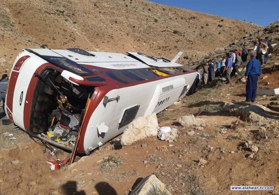 وفاة 23 من السياح العراقيين اثر تحطم حافلتهم في ايران