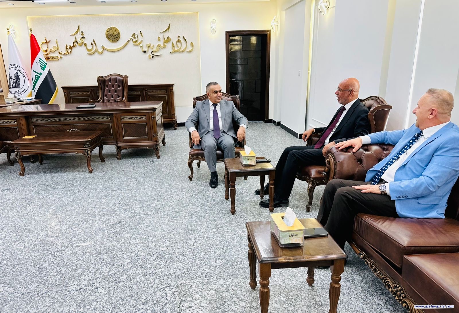 محافظ ذي قار بالوكالة يزور محكمة الاستئناف ويبحث تعزيز التعاون بين السلطتين التنفيذية والقضائية