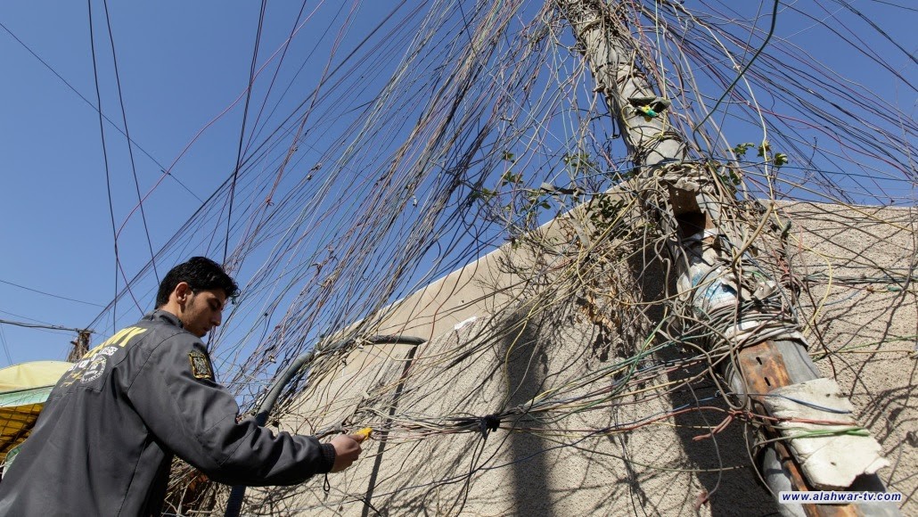 كهرباء ذي قار تنفذ حملة لرفع التجاوزات وجباية الاجور في الناصرية