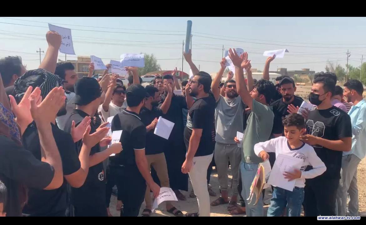 خريجو قضاء الجبايش ينظمون وقفة احتجاجية امام قسم تربية الجبايش