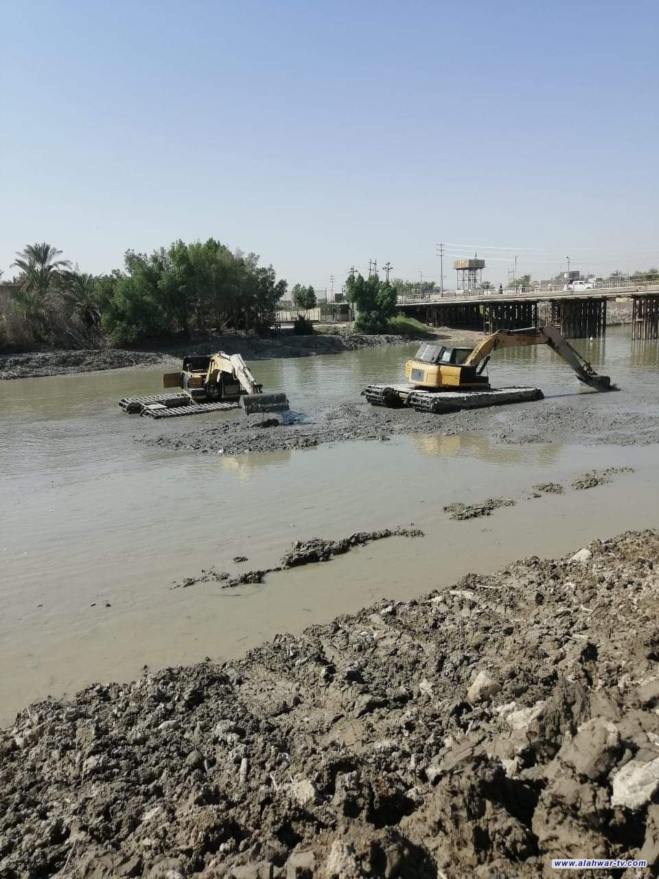 الموارد المائية تباشر بتطهير شط ابو لحية في الاصلاح