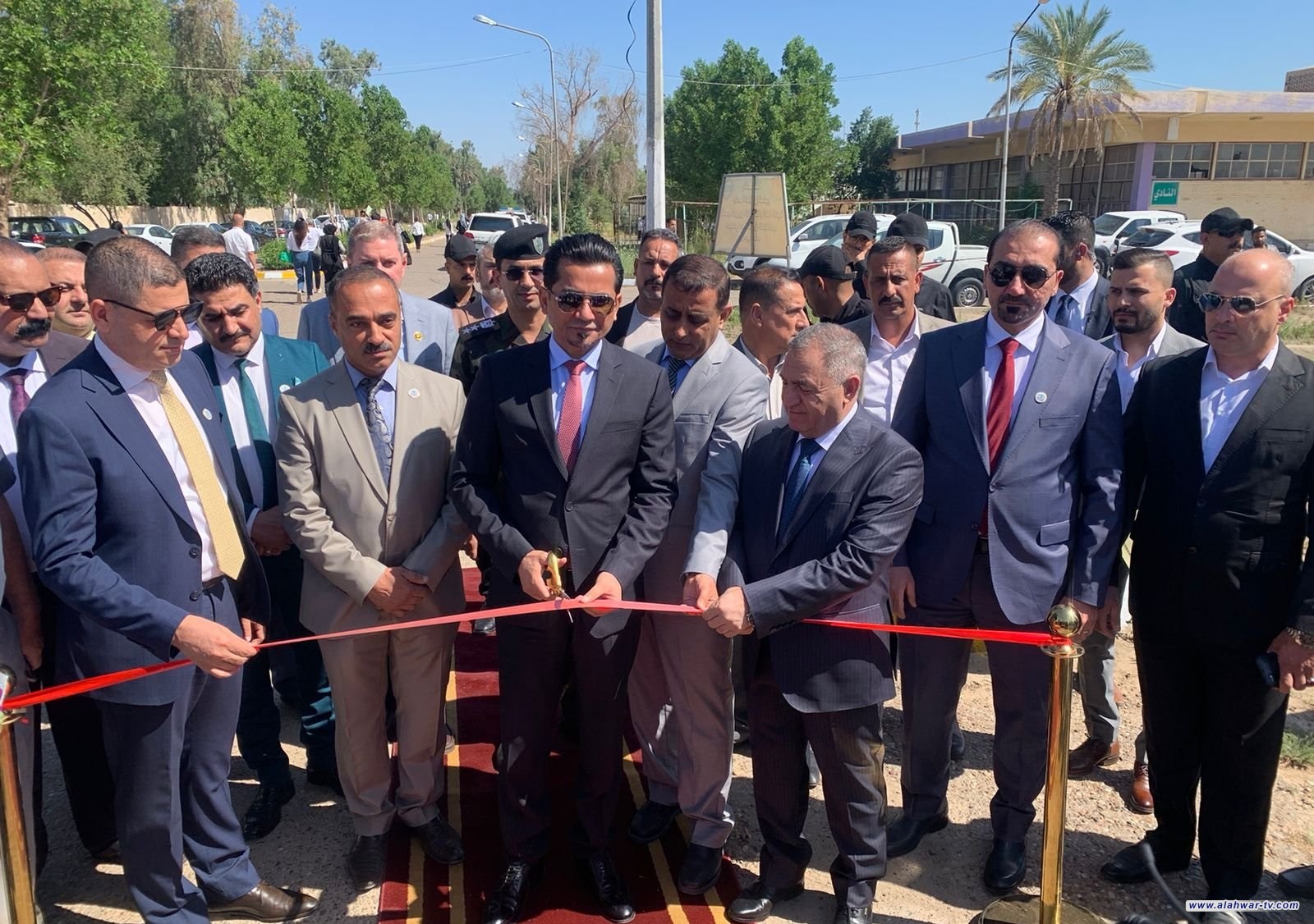 وزير النقل يفتتح خط النقل الجماعي في الجامعة العراقية بمنطقة أبي غريب