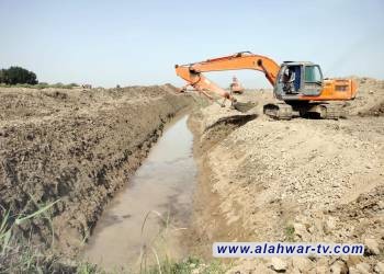 ري وبزل ذي قار تنفذ اعمال حفر قناة جانبية لتغذية شط ابو لحية بالماء وايصاله لقضاء الاصلاح