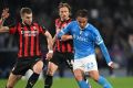نابولي يحقق فوزاً قاتلا على ميلان في الدوري الإيطالي