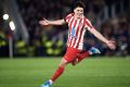 أتلتيكو مدريد يتمسك بألفاريز ويغلق الباب أمام انتقاله إلى برشلونة